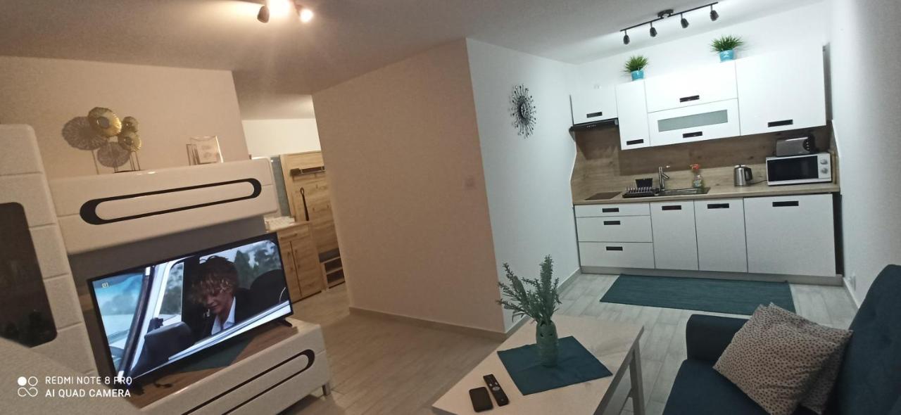 Magdalenka Appartement Legnica Buitenkant foto